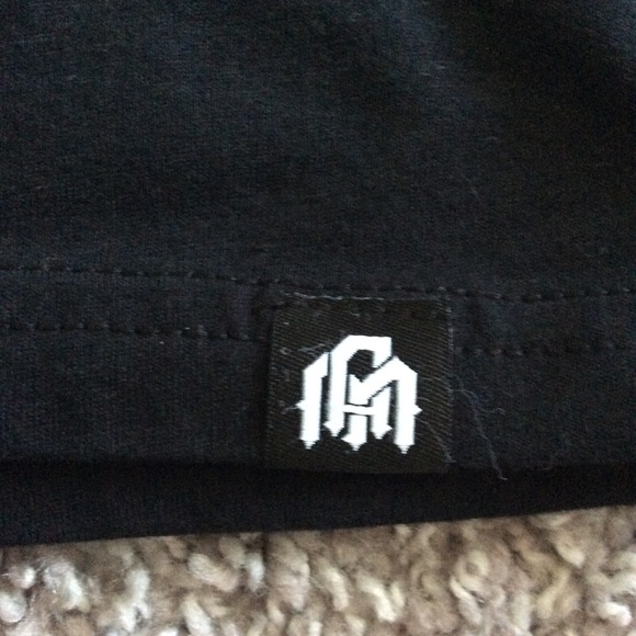 T-shirt - Picture 2 of 3